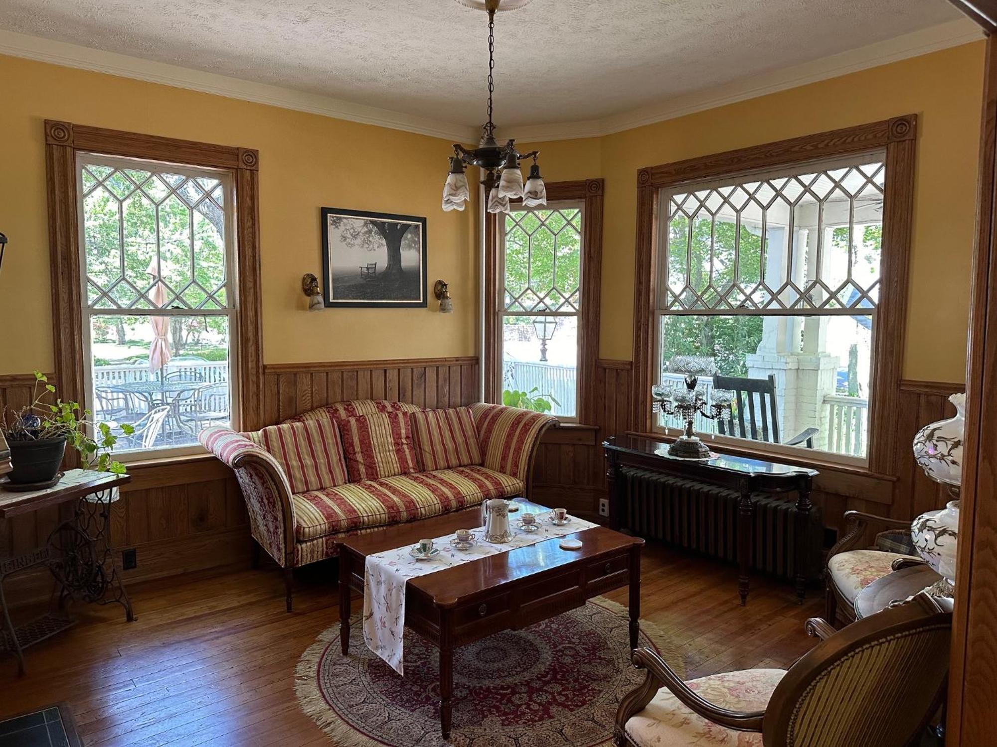 The Charleston Inn Hendersonville Nc 外观 照片